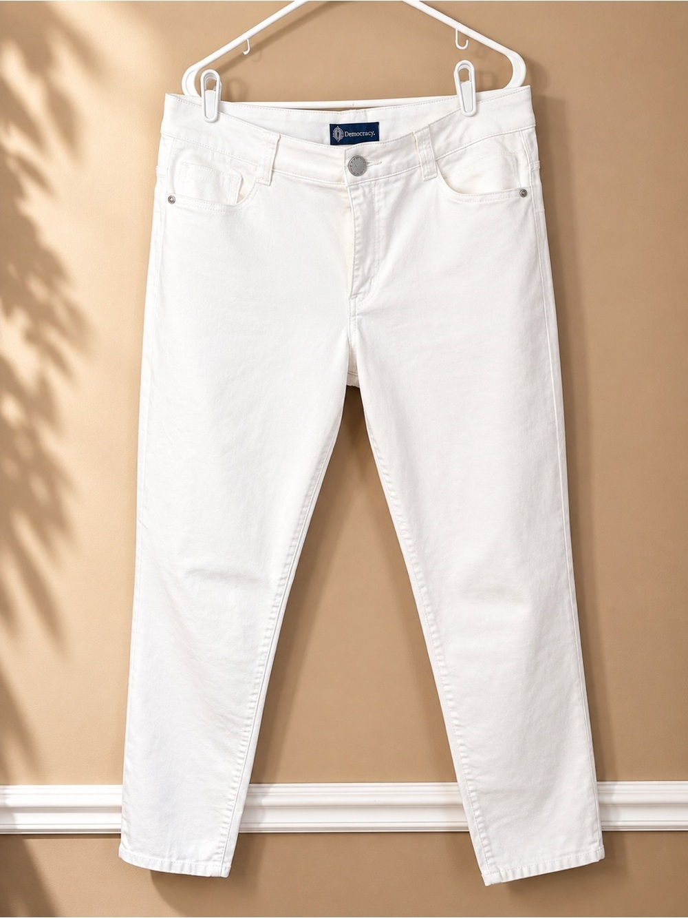 Democracy "Ab"solution Optic White Denim Jeans, size 38x28 EUC NO FLAWS
